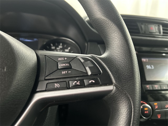 2017 Nissan Rogue SV photo 13