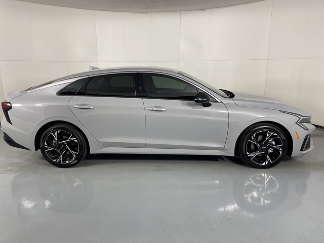 2026 Kia K5 GT-Line photo 9