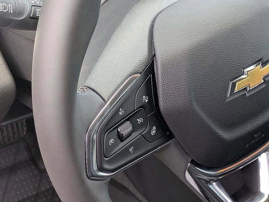 2025 Chevrolet Trax LT photo 16