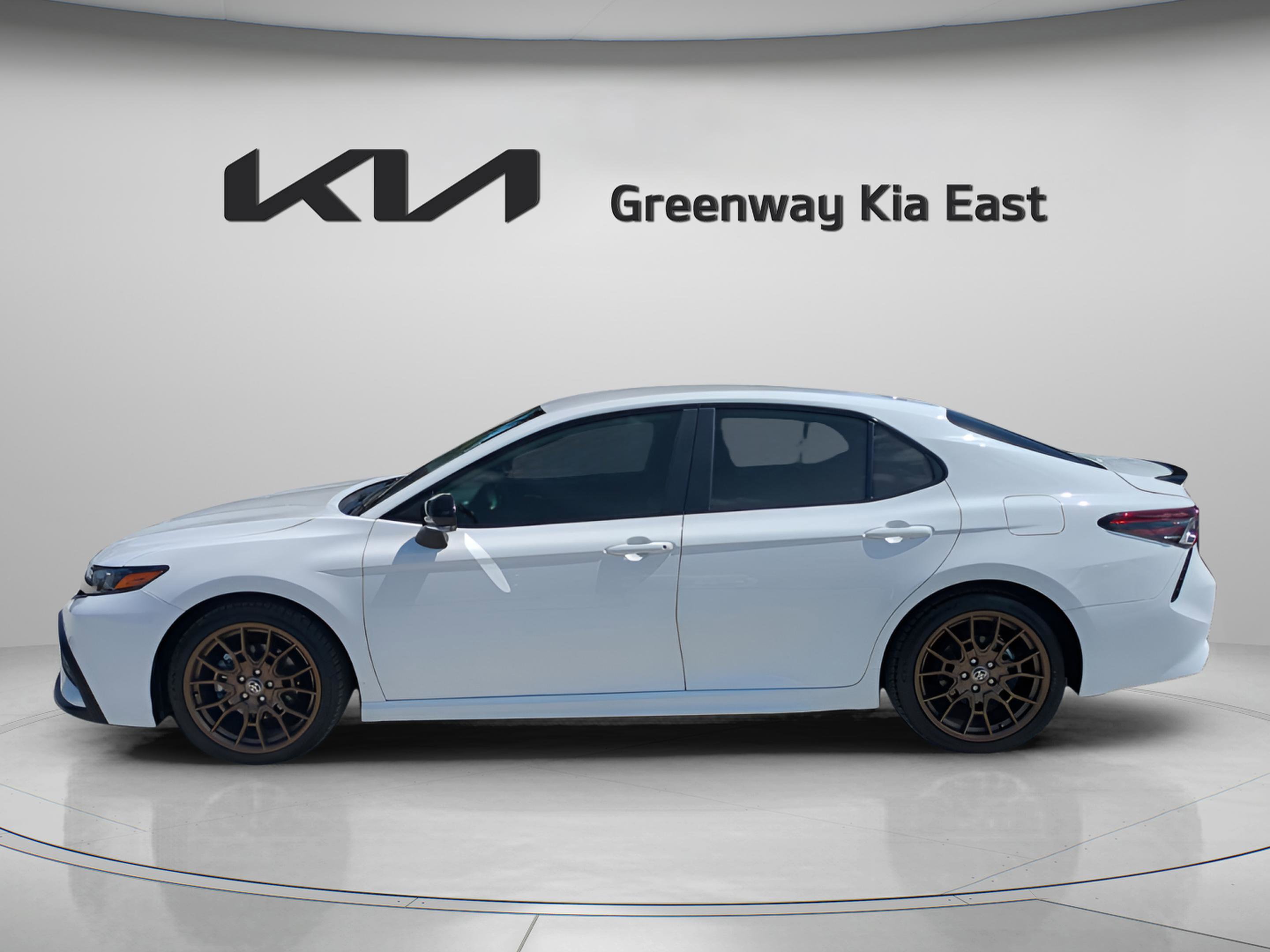 2023 Toyota Camry SE photo 4