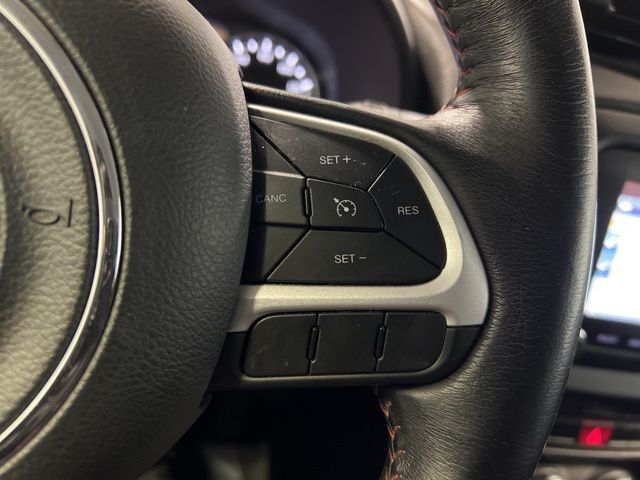 2017 Jeep Renegade Trailhawk photo 8