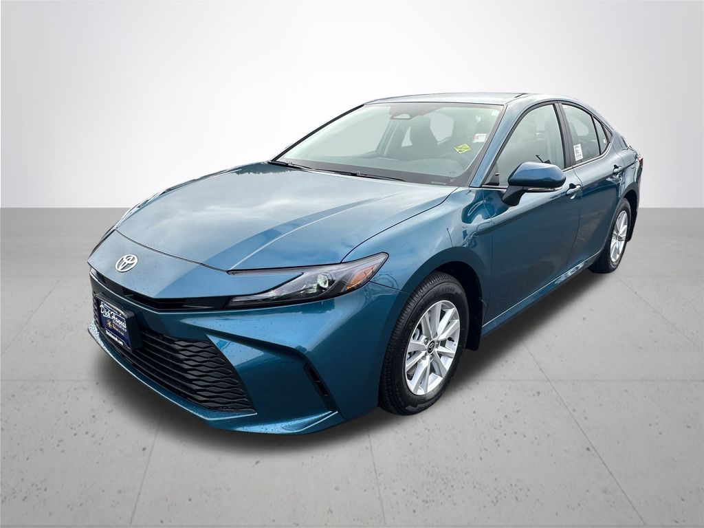 2026 Toyota Camry SE photo 2