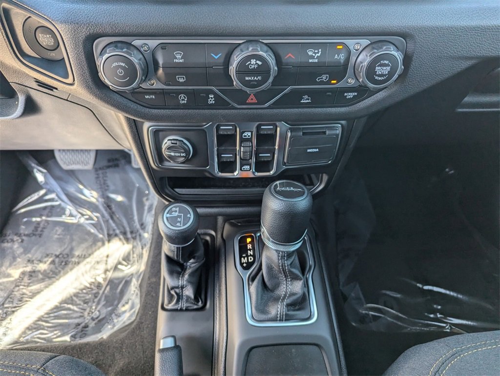2025 Jeep Gladiator Sport S photo 14