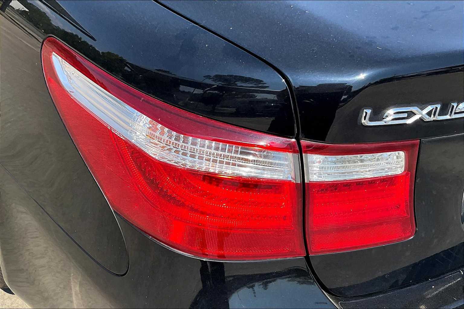 2009 Lexus LS 460 photo 27
