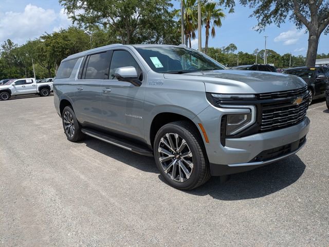 2025 Chevrolet Suburban High Country photo 2