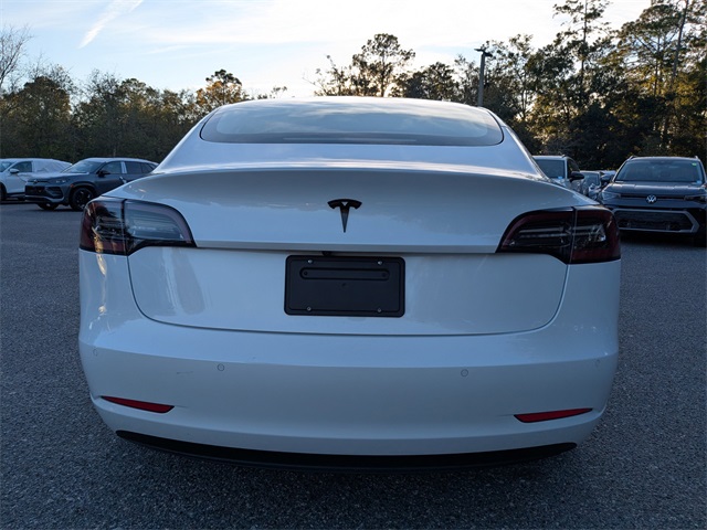 2021 Tesla Model 3 Standard Range Plus photo 4
