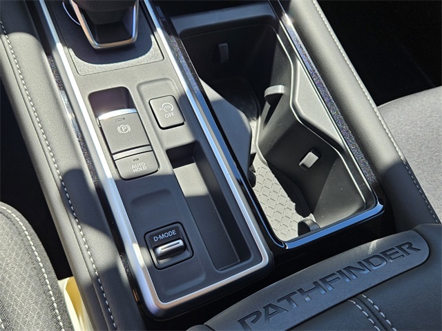 2025 Nissan Pathfinder SV photo 21