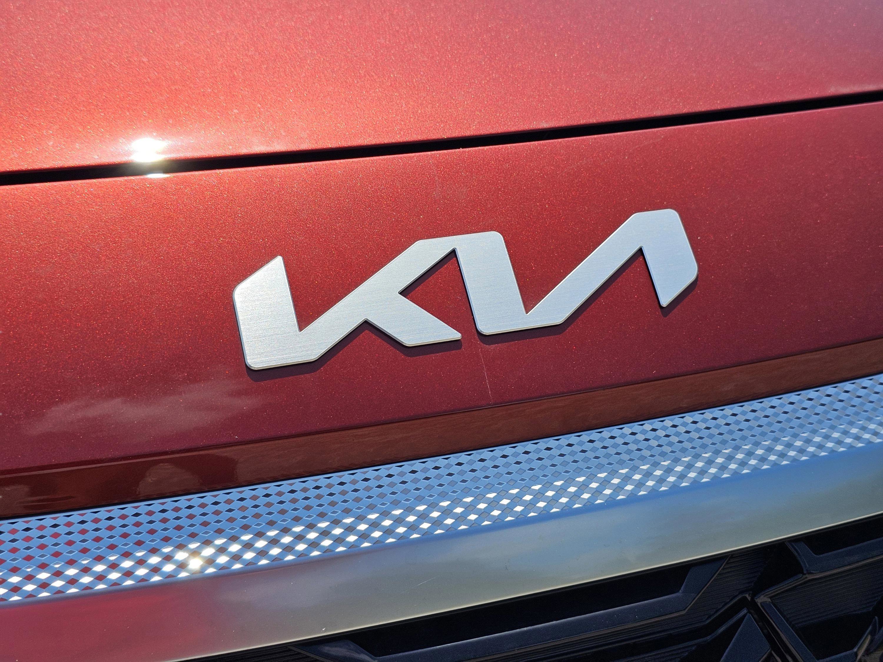 2025 Kia Seltos S photo 3