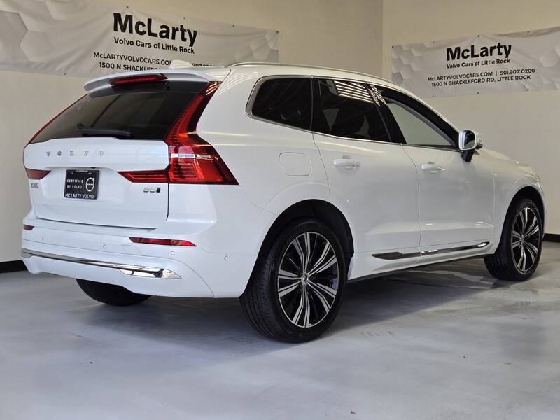 2023 Volvo XC60 B5 Plus photo 3