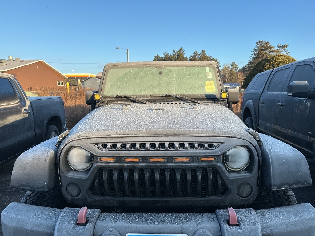 2018 Jeep Wrangler Unlimited Sahara photo 3