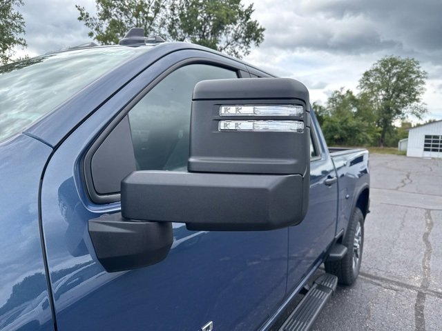 2025 Chevrolet Silverado 2500HD Custom photo 14