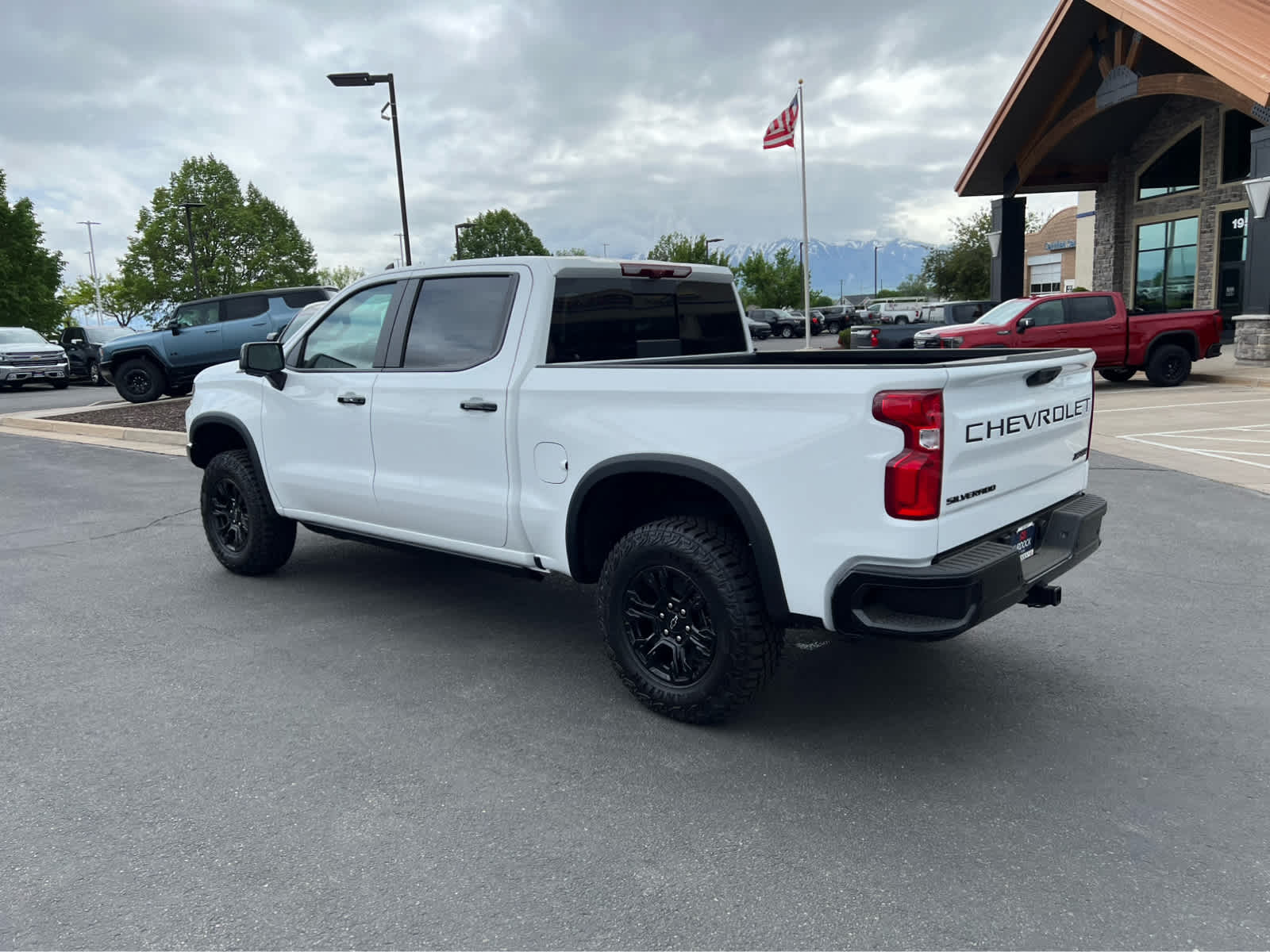 2025 Chevrolet Silverado 1500 ZR2 photo 3