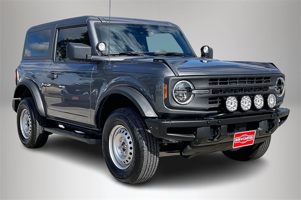 2022 Ford Bronco Base's photo