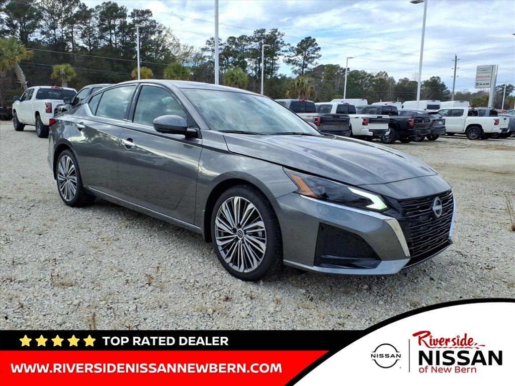 2025 Nissan Altima SL's photo