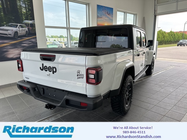 2024 Jeep Gladiator Willys photo 5