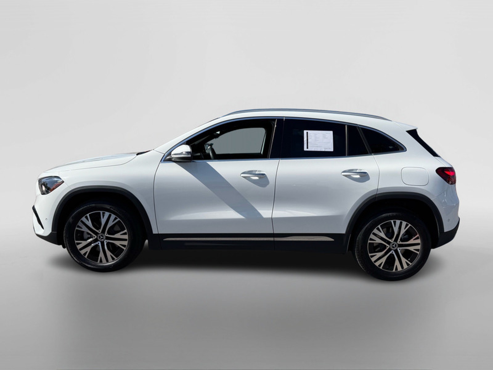 Certified Used 2025 Polar White Mercedes-Benz GLA 250 image 2