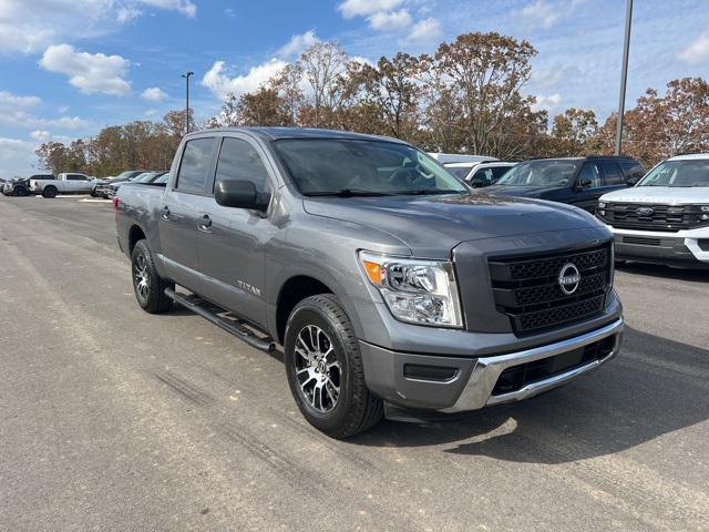 2024 Nissan Titan SV photo 3