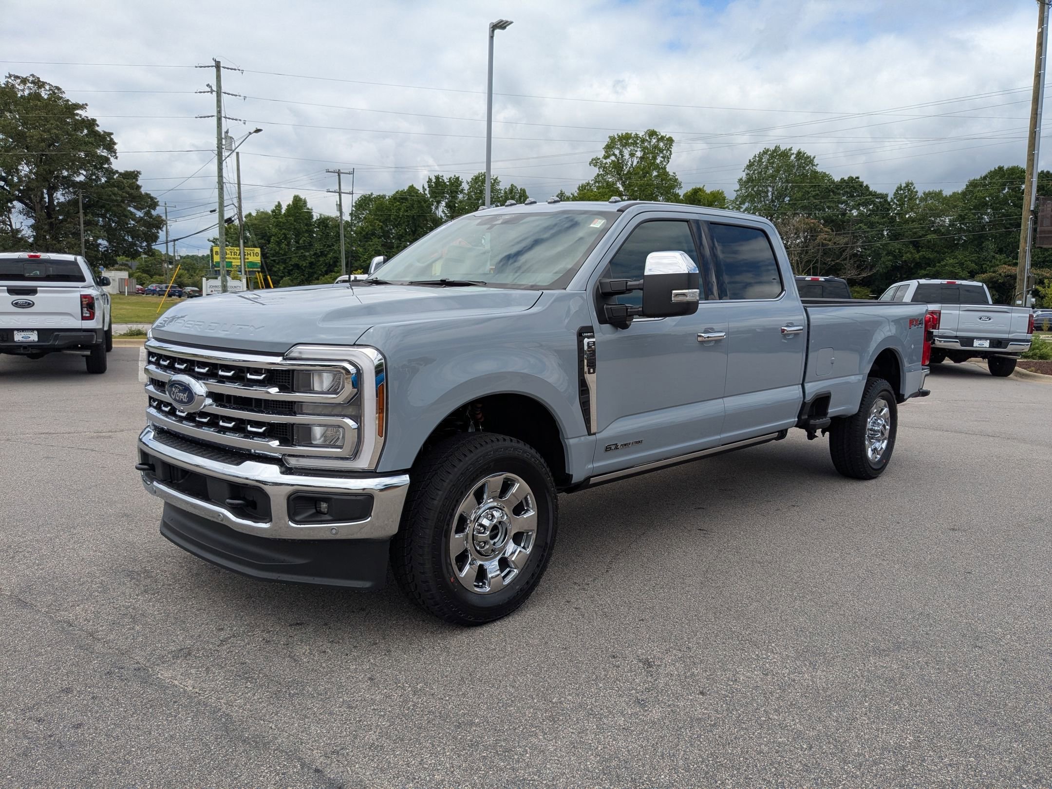 2025 Ford F-350 Super Duty Lariat's photo