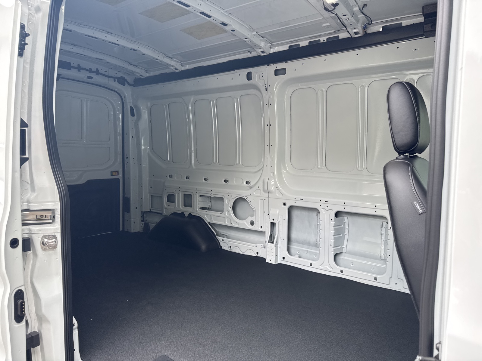 2025 Ford Transit photo 21