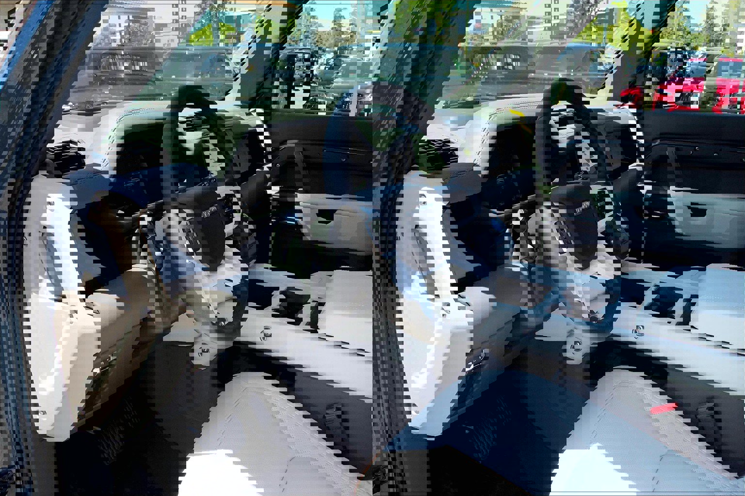 2025 Land Rover Defender 110 S photo 6