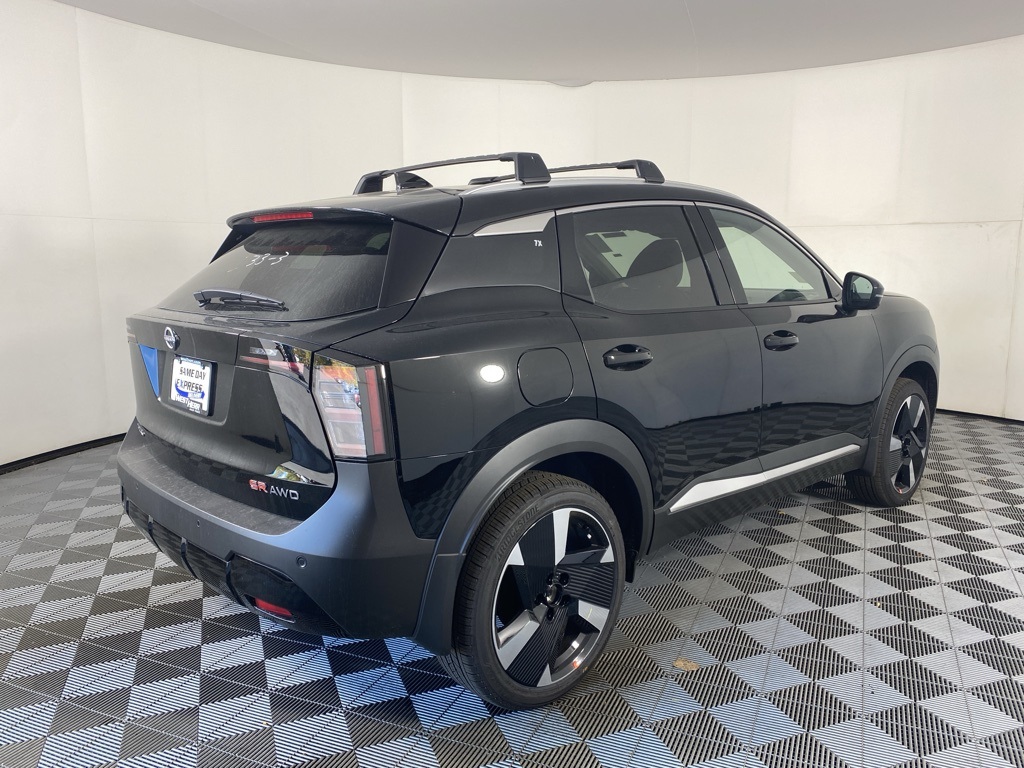 2026 Nissan Kicks SR photo 2