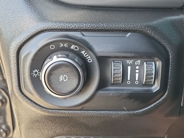 2022 Jeep Wrangler Unlimited Sahara photo 22