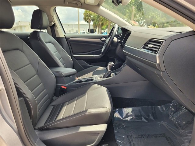 2024 Volkswagen Jetta SE photo 13