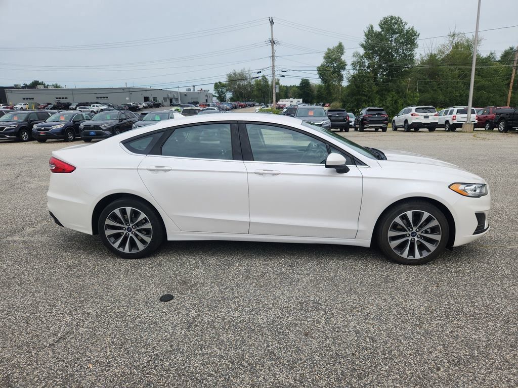 2020 Ford Fusion SE photo 8