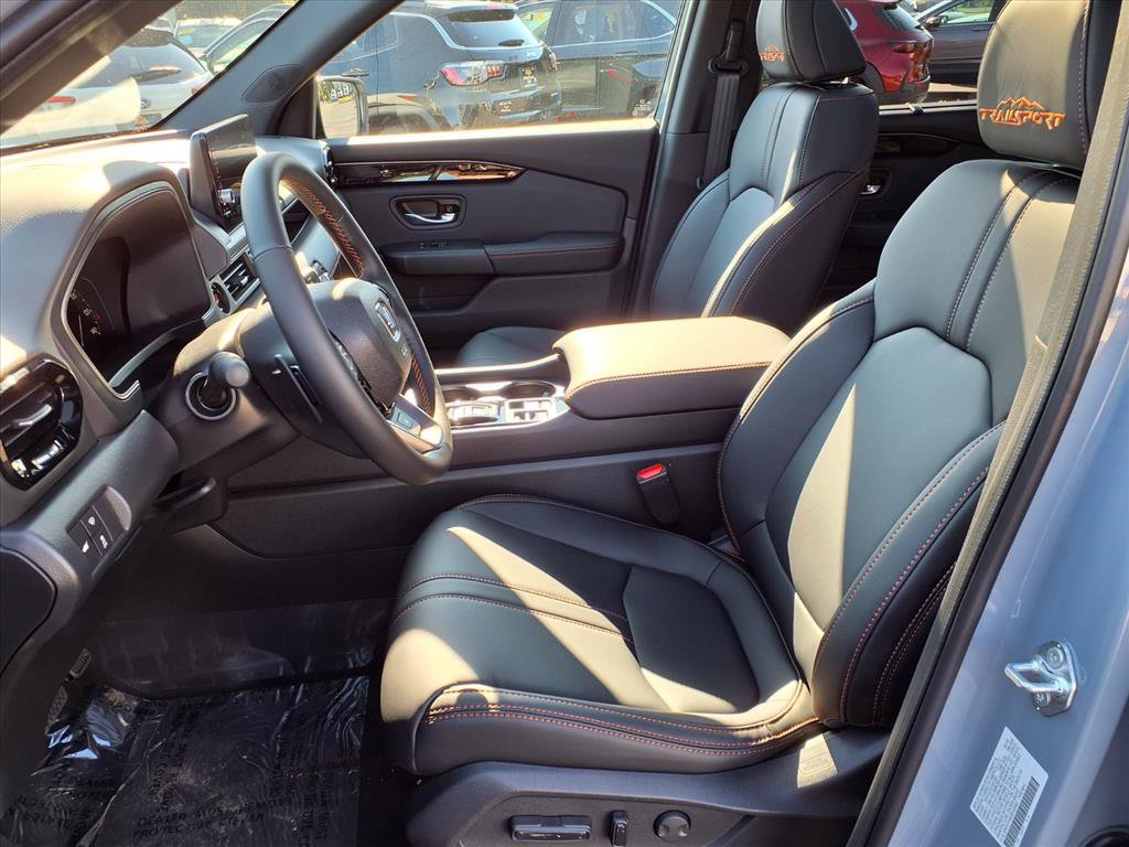 2025 Honda Pilot TrailSport photo 4