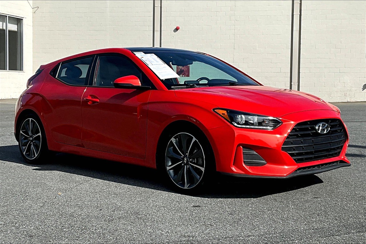 2019 Hyundai Veloster 2.0L Premium photo 2