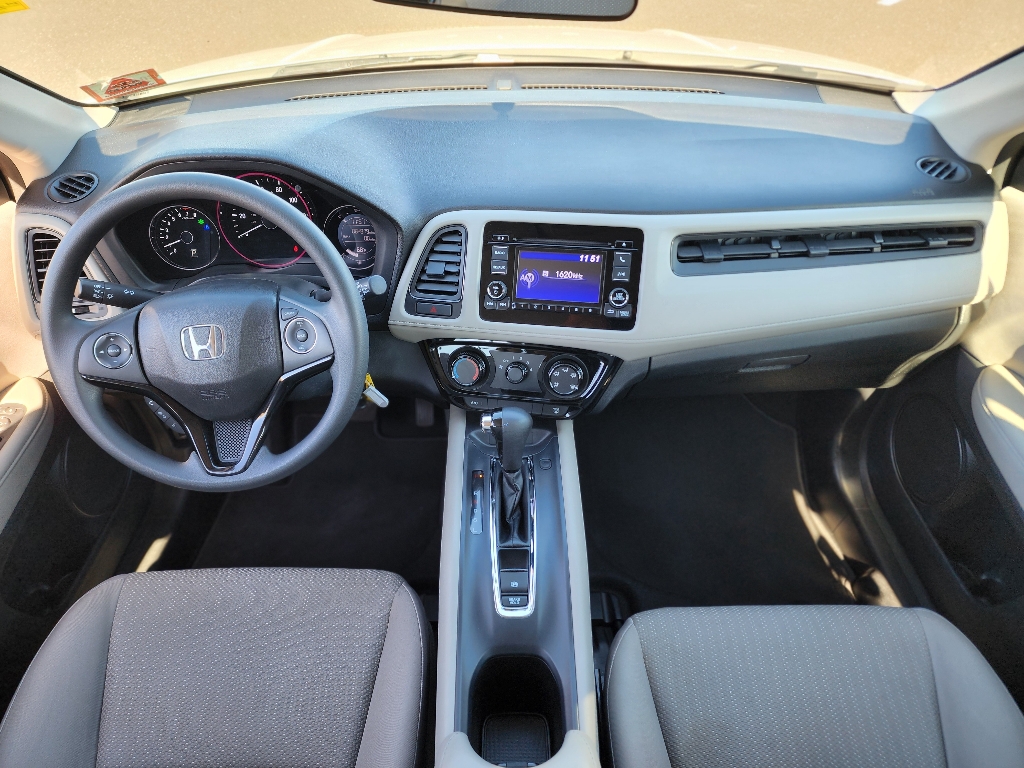 2018 Honda HR-V LX photo 2