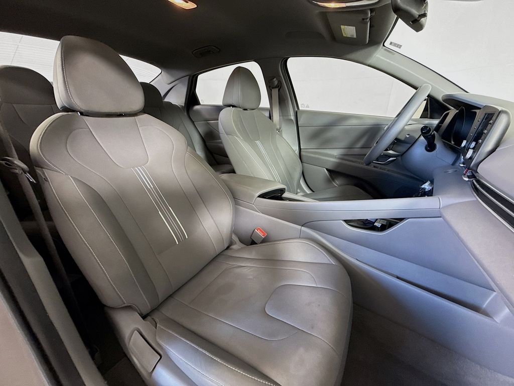 2022 Hyundai Elantra Blue photo 25