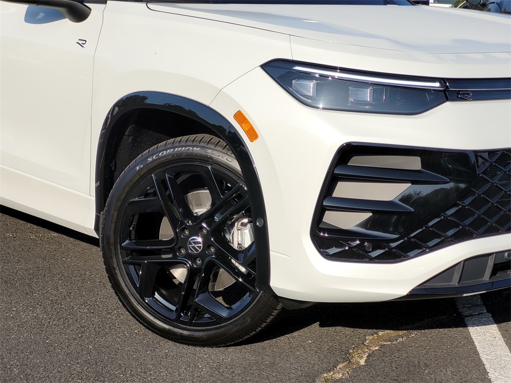 2026 Volkswagen Tiguan SE R-Line Black photo 3