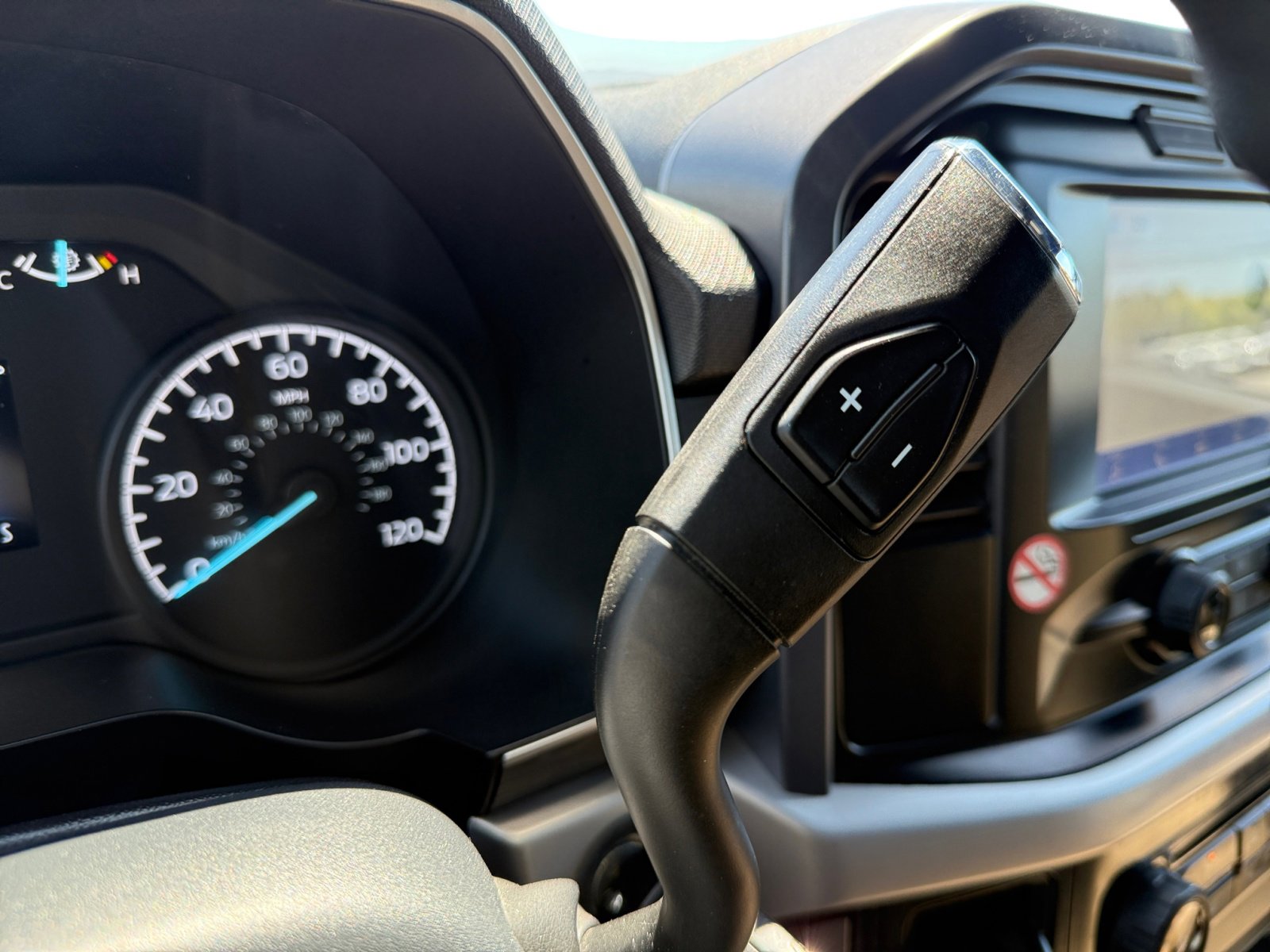 2023 Ford F-150 XLT photo 13