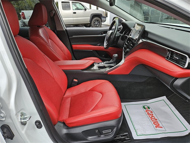 2021 Toyota Camry Hybrid XSE photo 13