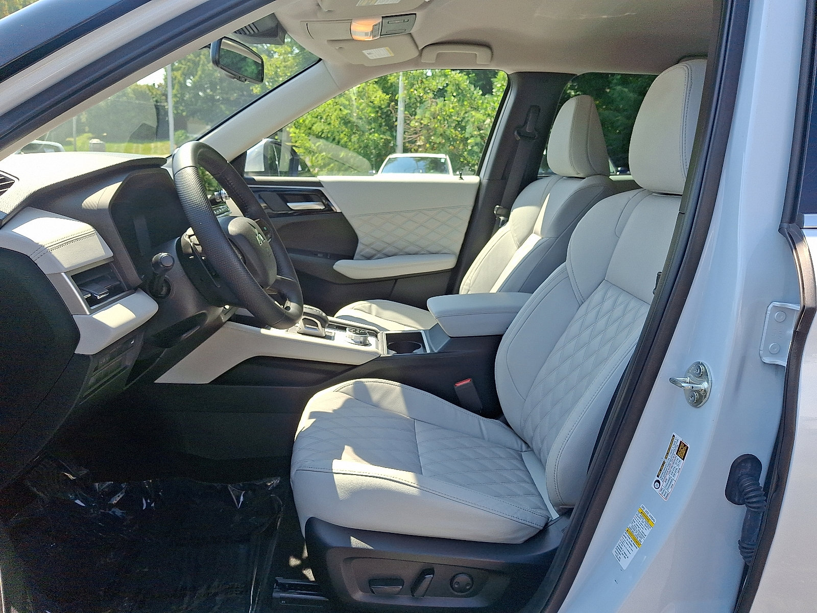 2023 Mitsubishi Outlander SEL photo 12