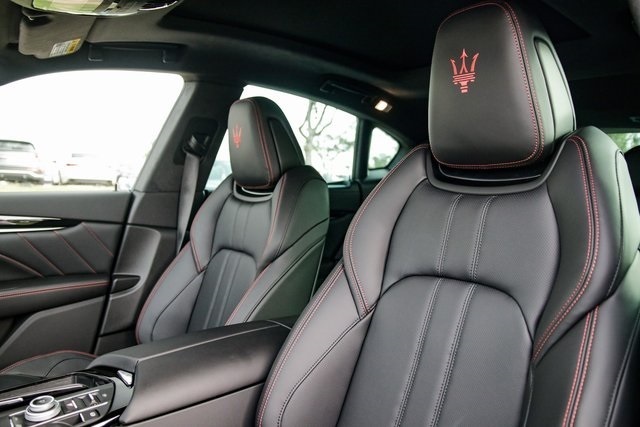 2024 Maserati Levante GT photo 11