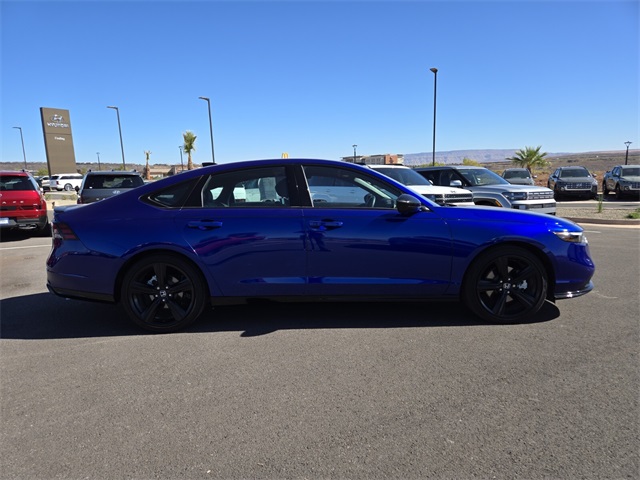 2023 Honda Accord Hybrid Sport-L photo 3