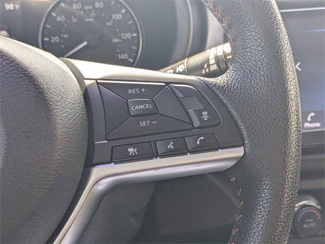 2022 Nissan Kicks SR photo 24