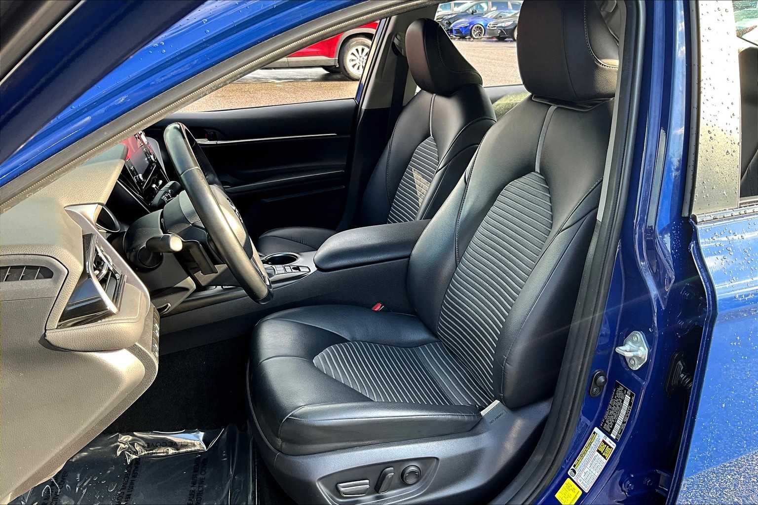 2023 Toyota Camry Hybrid SE photo 7