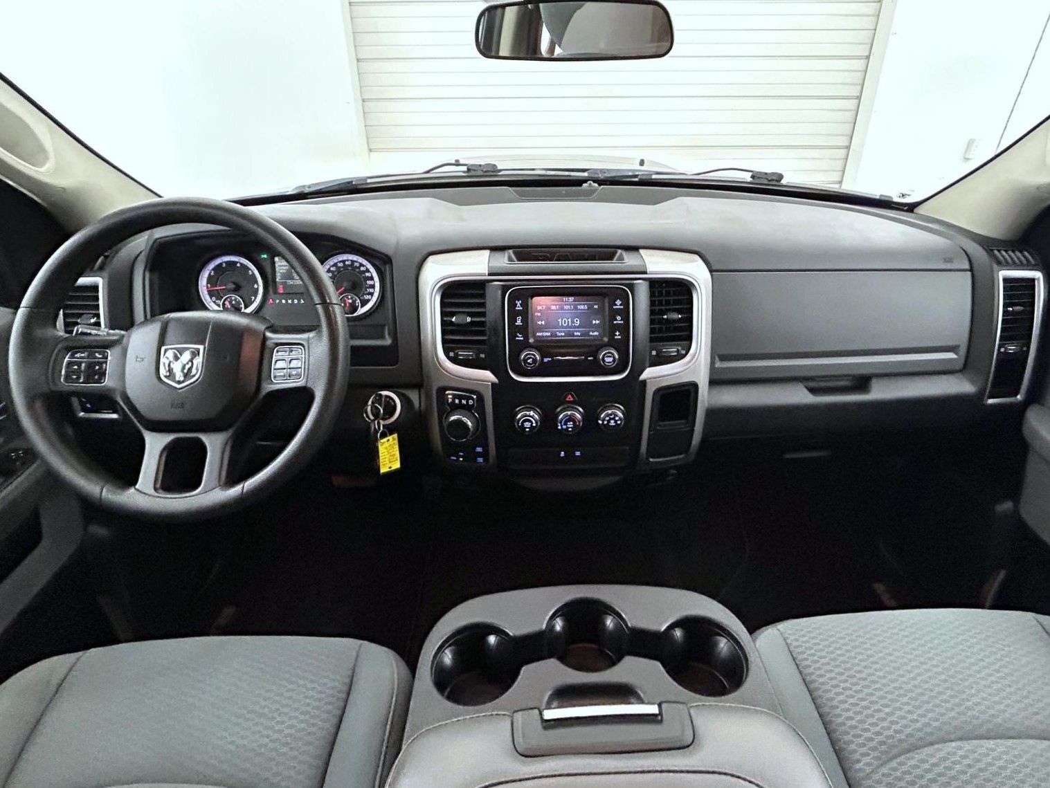 2017 Ram 1500 SLT photo 11