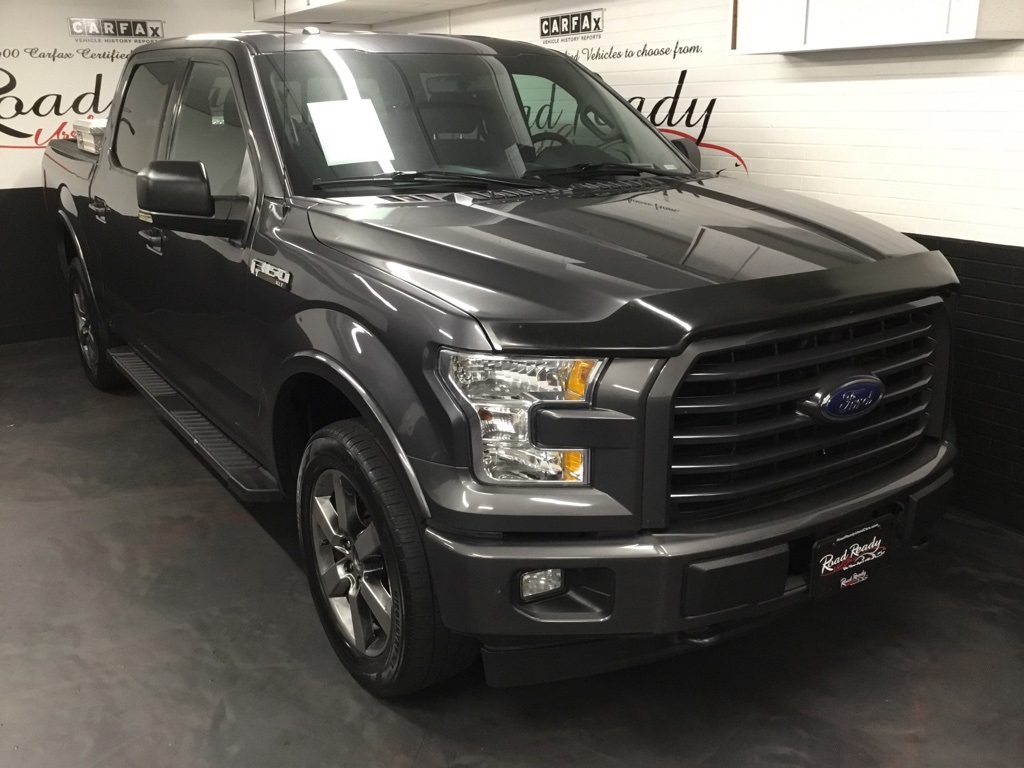 2017 Ford F-150 XLT photo 2