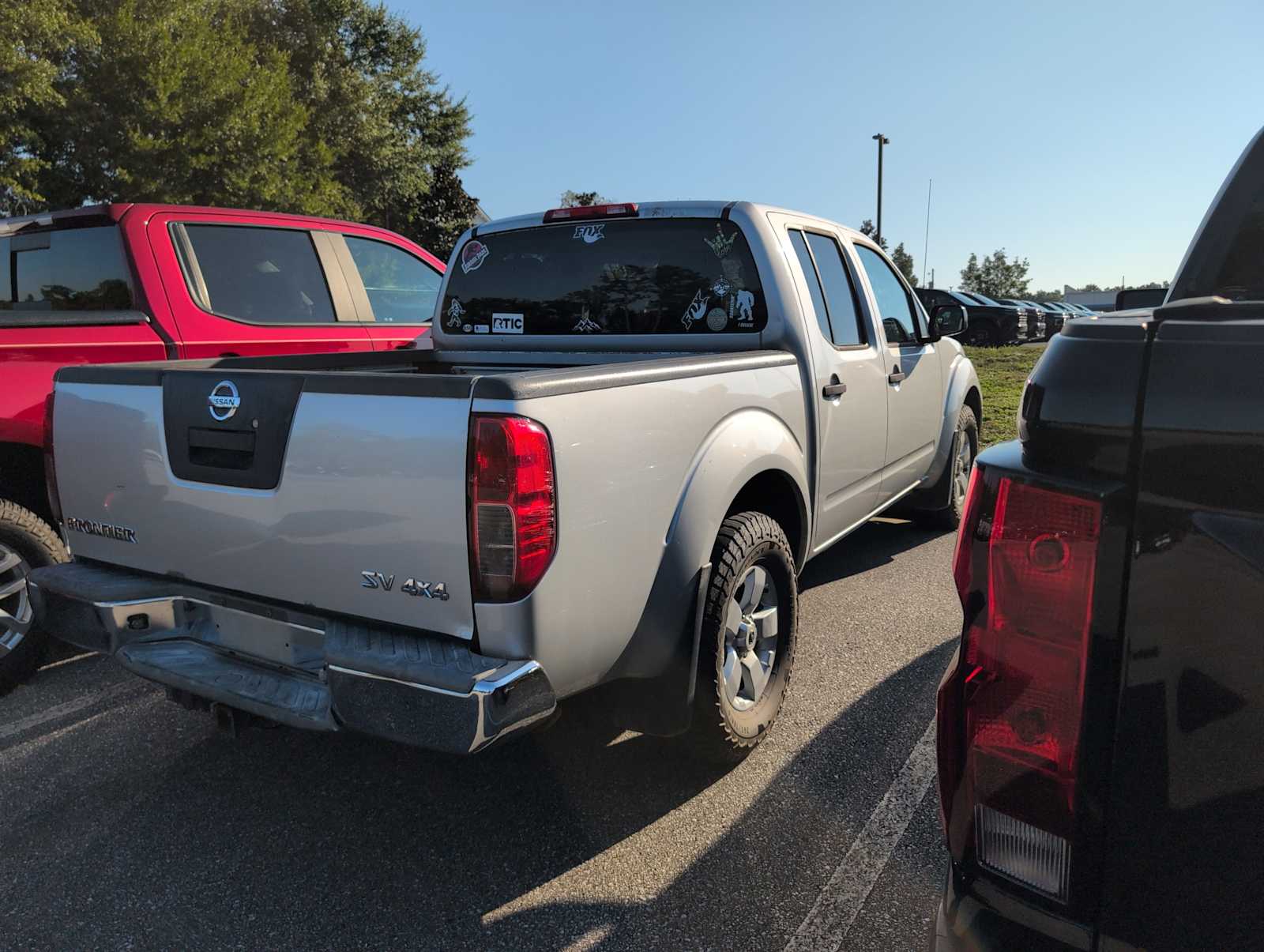 2012 Nissan Frontier SV Crew Cab photo 3