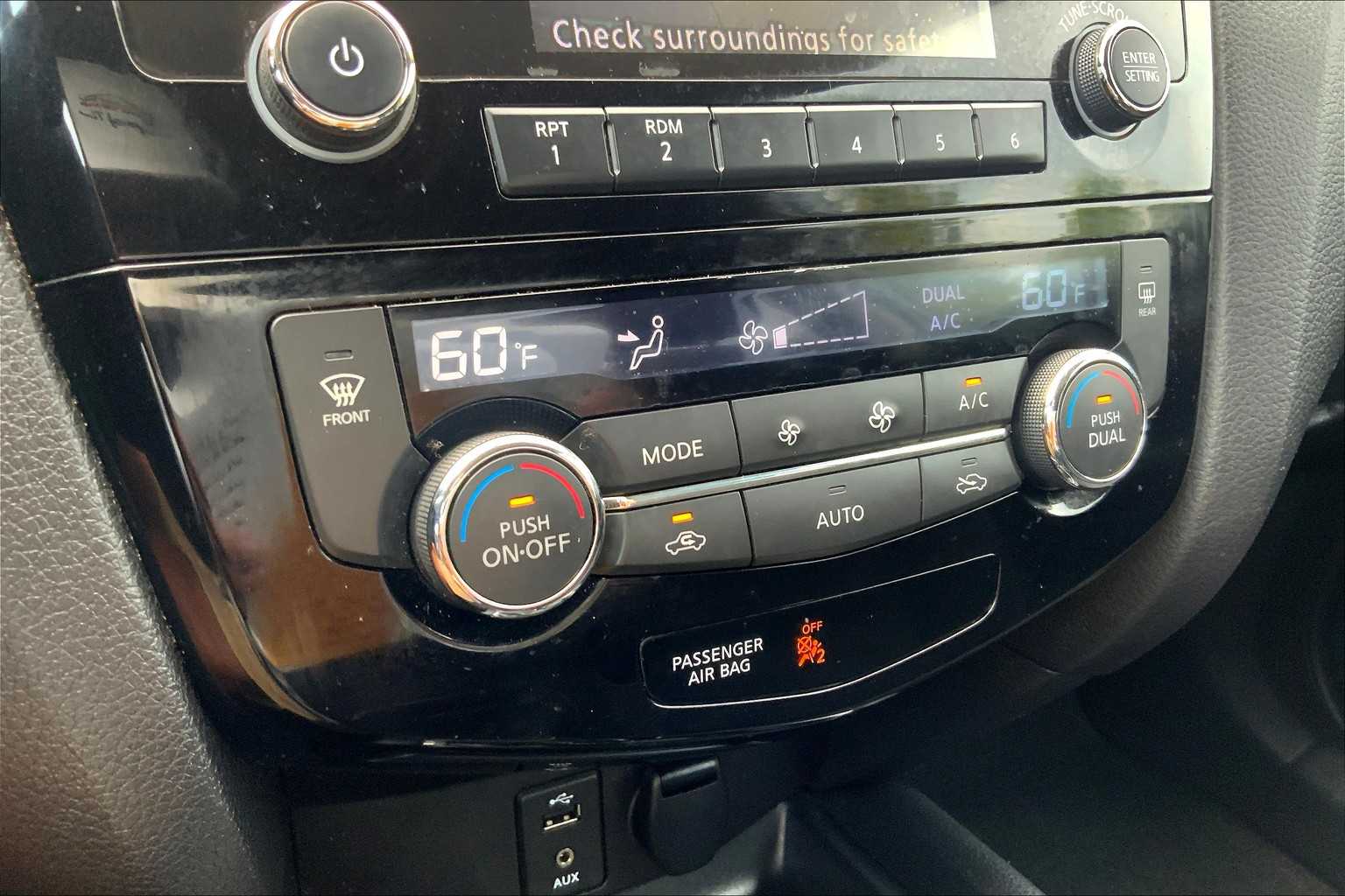 2016 Nissan Rogue SV photo 31