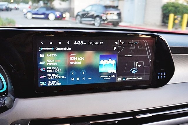 Used 2023 Red Hyundai SE image 24