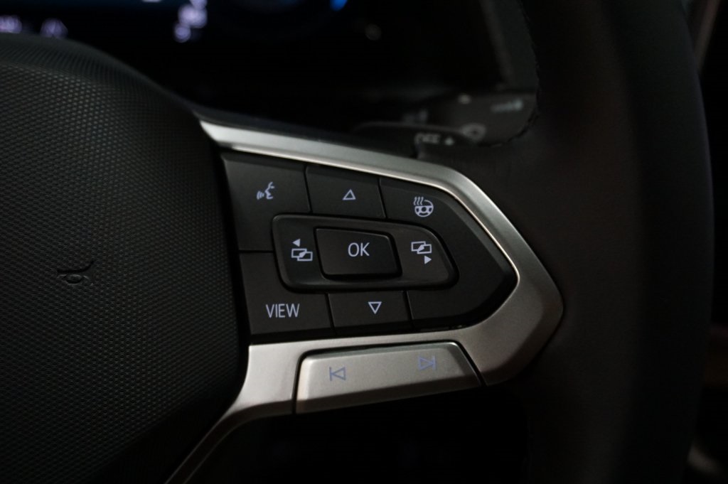 2026 Volkswagen Atlas Cross Sport SEL R-Line photo 22