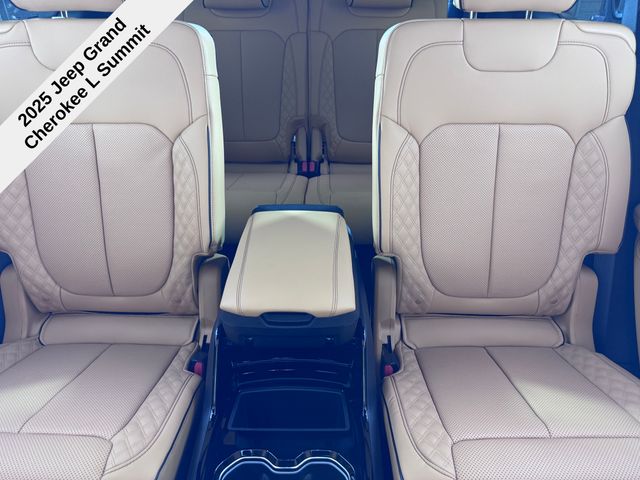2025 Jeep Grand Cherokee L Summit Reserve photo 18