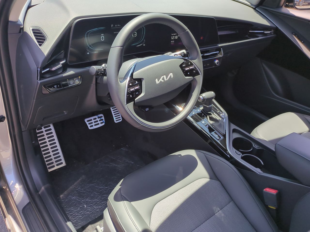 2025 Kia Niro EX Touring photo 9
