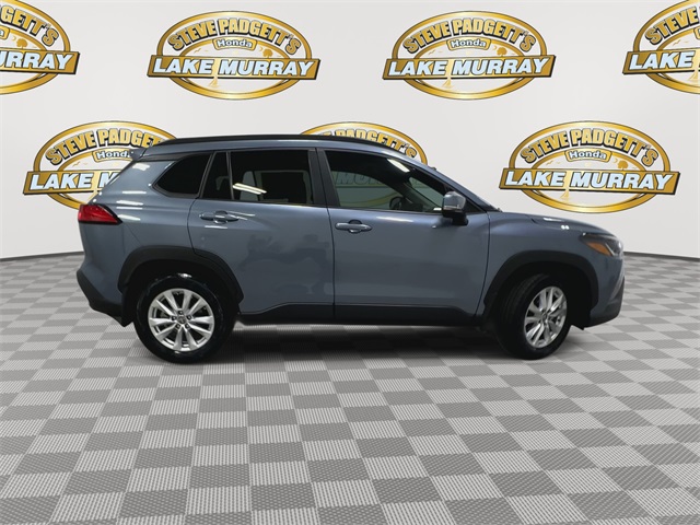 2024 Toyota Corolla Cross LE photo 4
