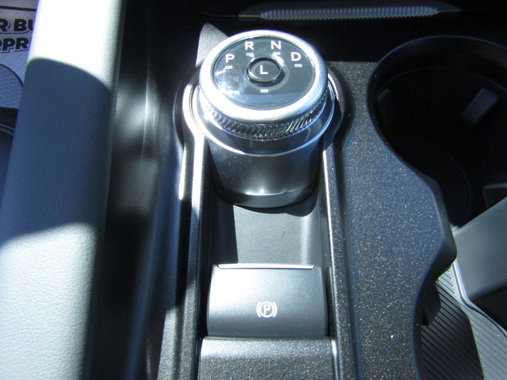 2025 Ford Explorer photo 25